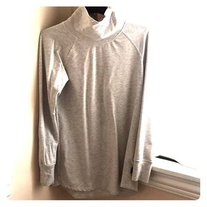 Women’s Patagonia turtleneck sweatshirt